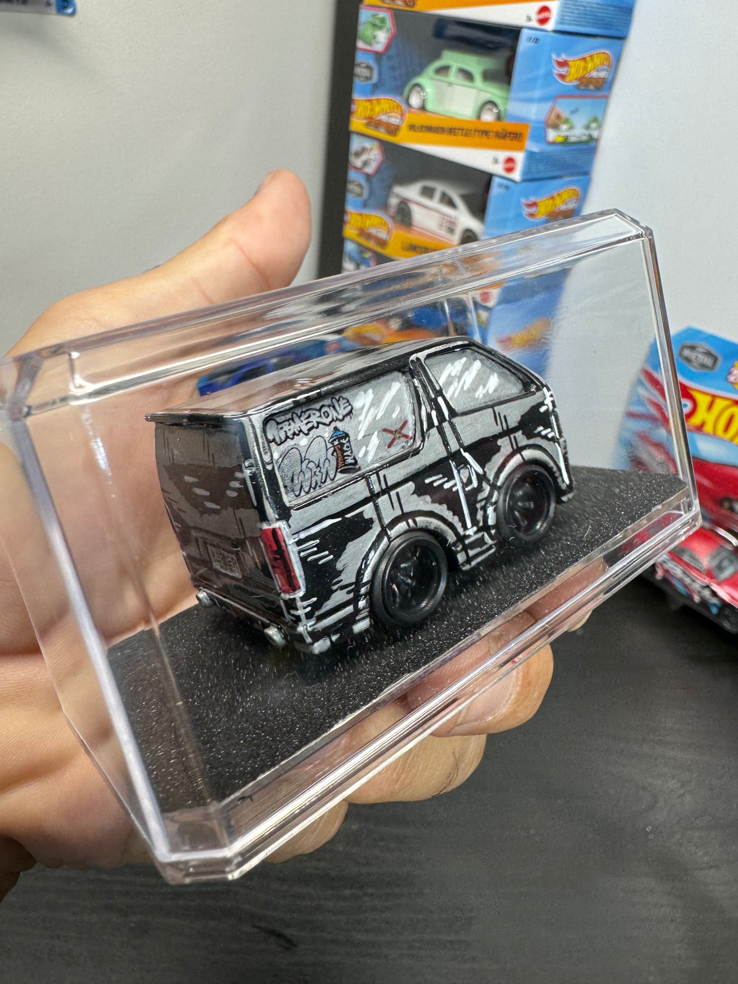 Custom Manga Car Tuned Toyota HiACE H200 (1 of 1)
