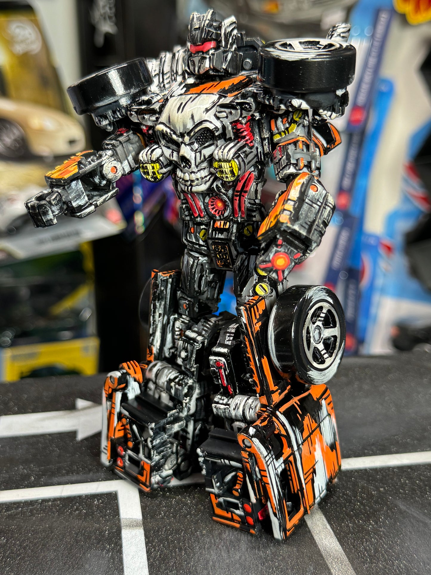 Manga Bone Shaker Transformer Hot Wheels (1 of 1)