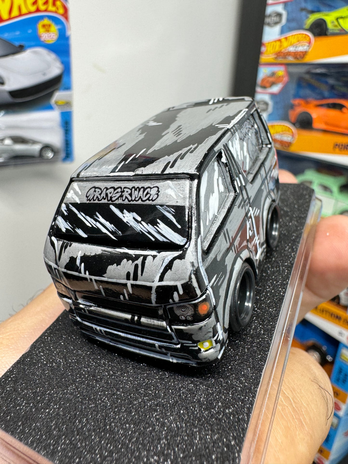 Custom Manga Car Tuned Toyota HiACE H200 (1 of 1)