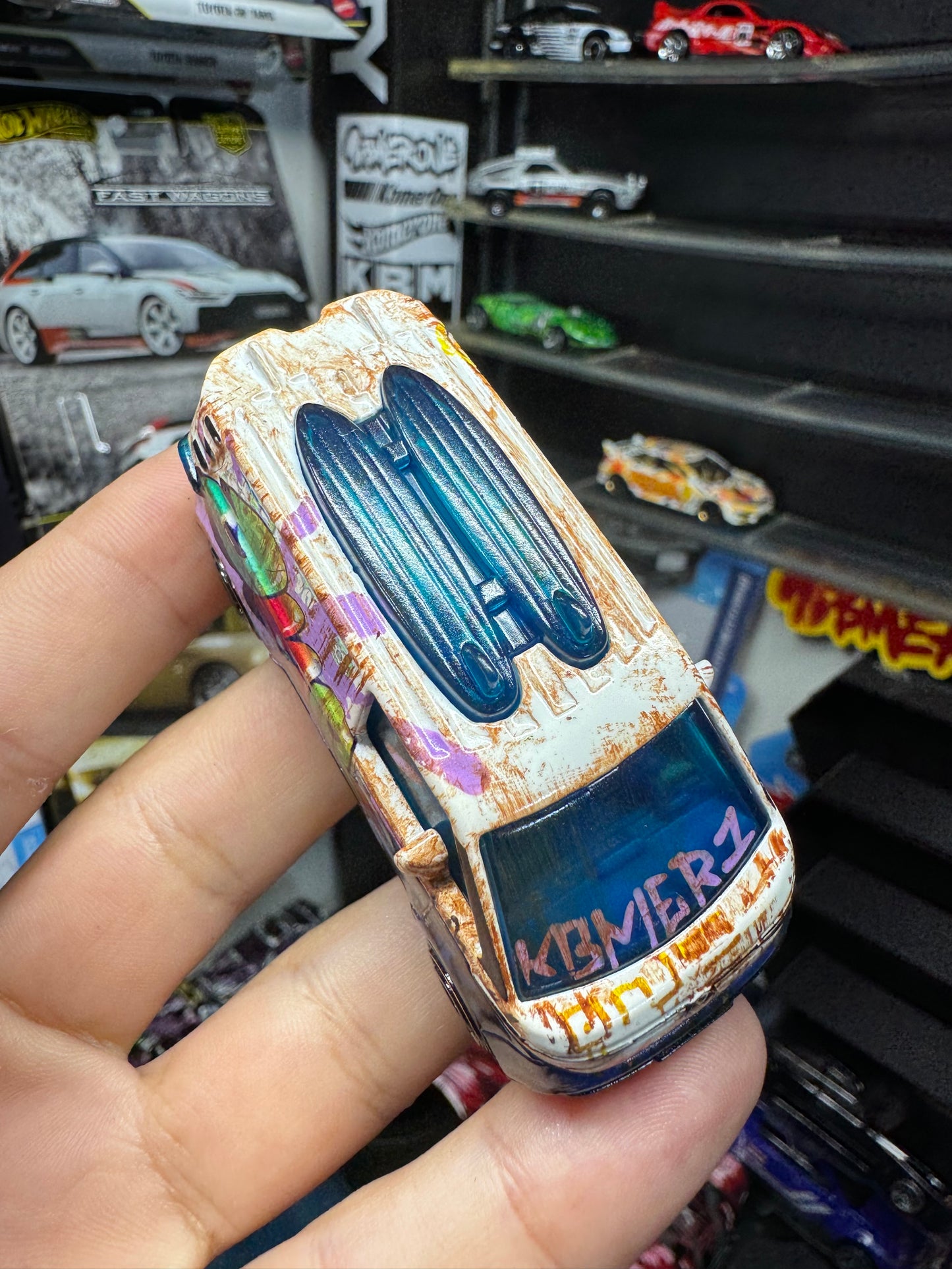 Graffiti VW ID Buzz Bomb Hot Wheels (1 of 1)
