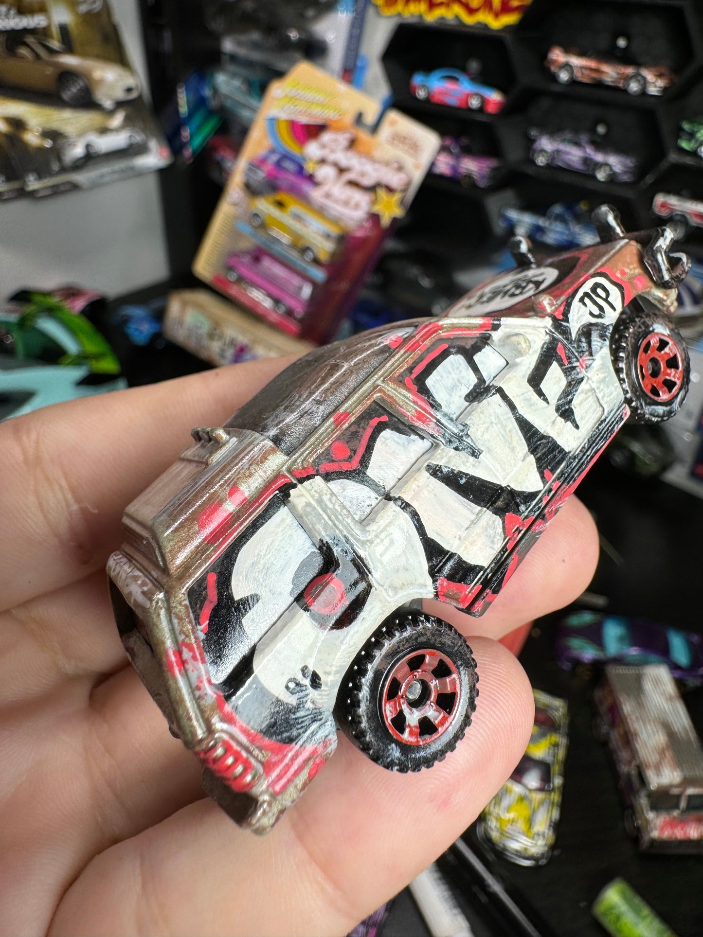 Graffiti Jurassic Park Ford Explorer Matchbox (1 of 1)