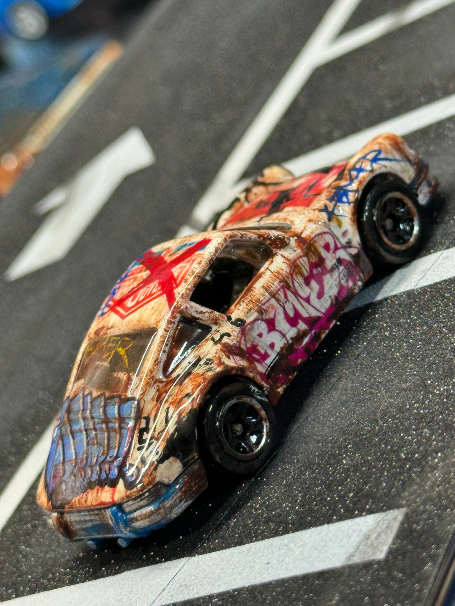Graffiti Porsche 911 Hot Wheels (1 of 1)