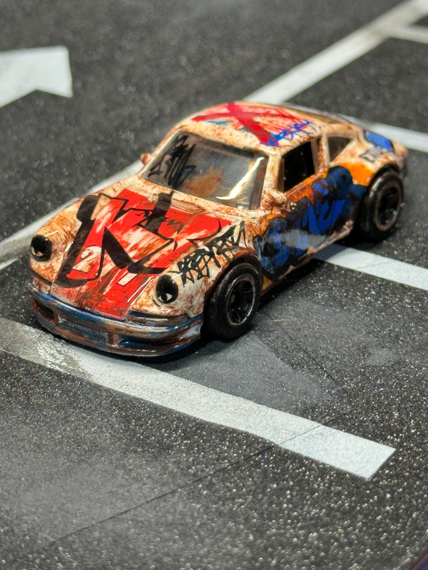 Graffiti Porsche 911 Hot Wheels (1 of 1)
