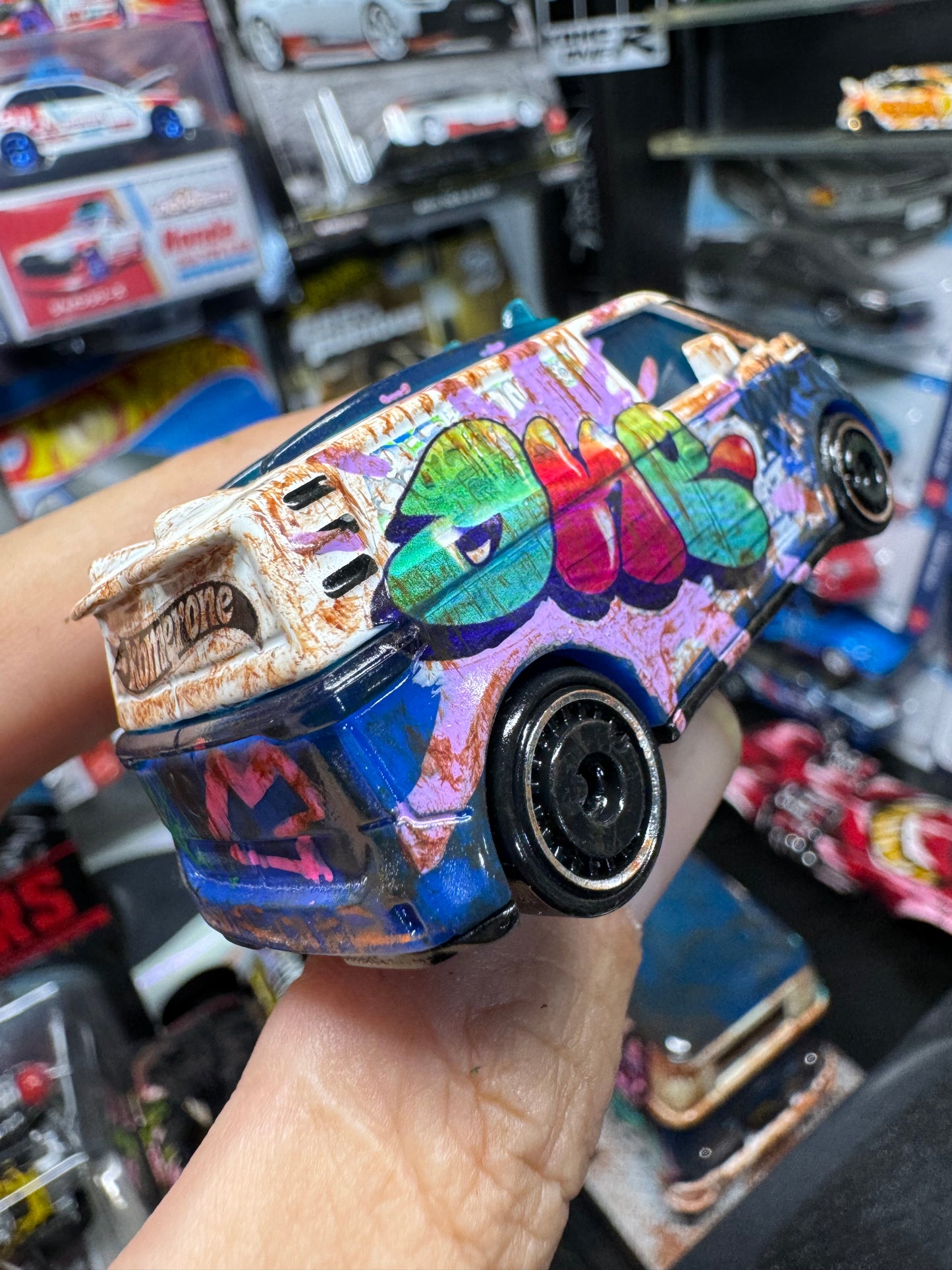Graffiti VW ID Buzz Bomb Hot Wheels (1 of 1)