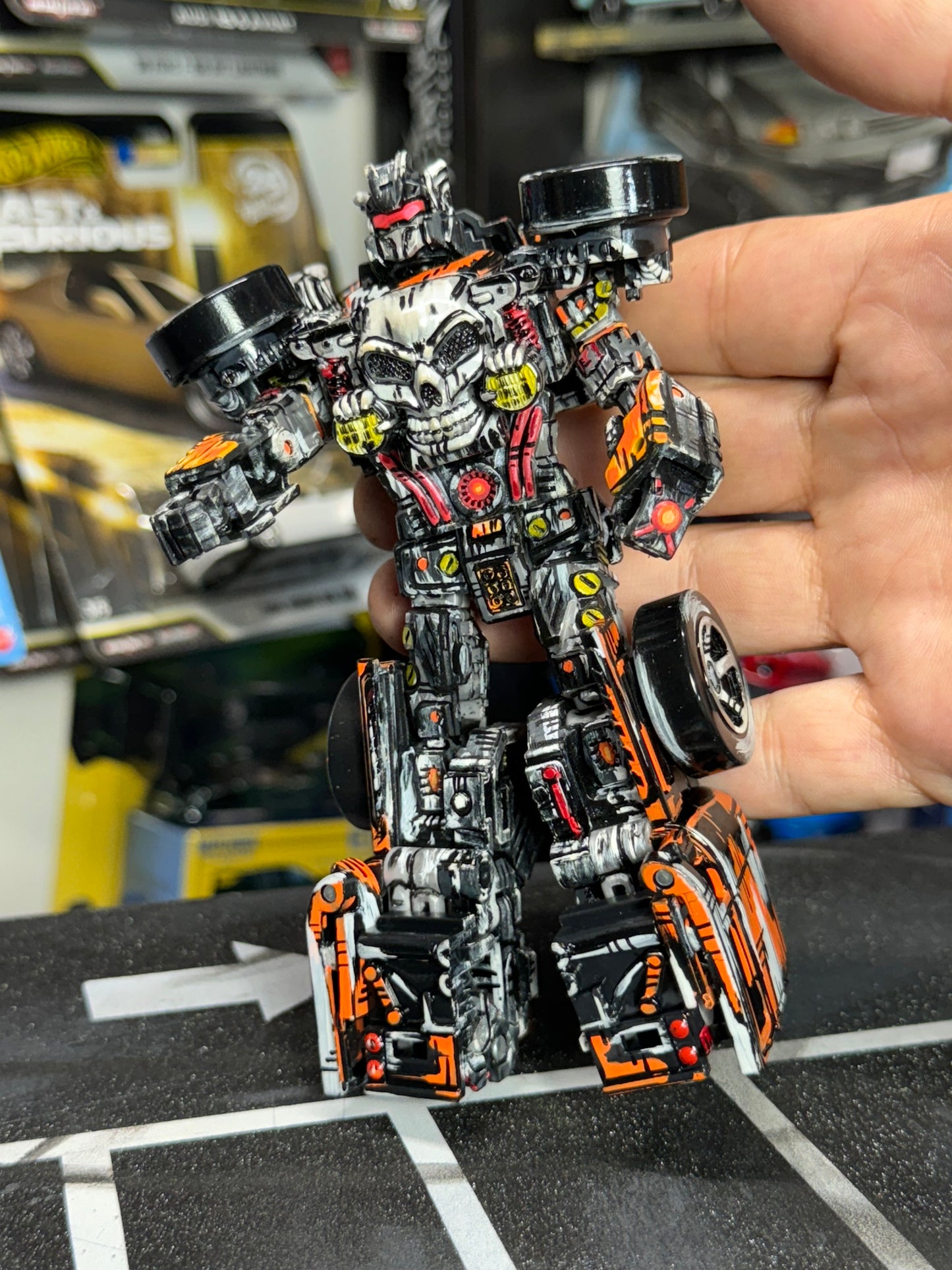 Manga Bone Shaker Transformer Hot Wheels (1 of 1)