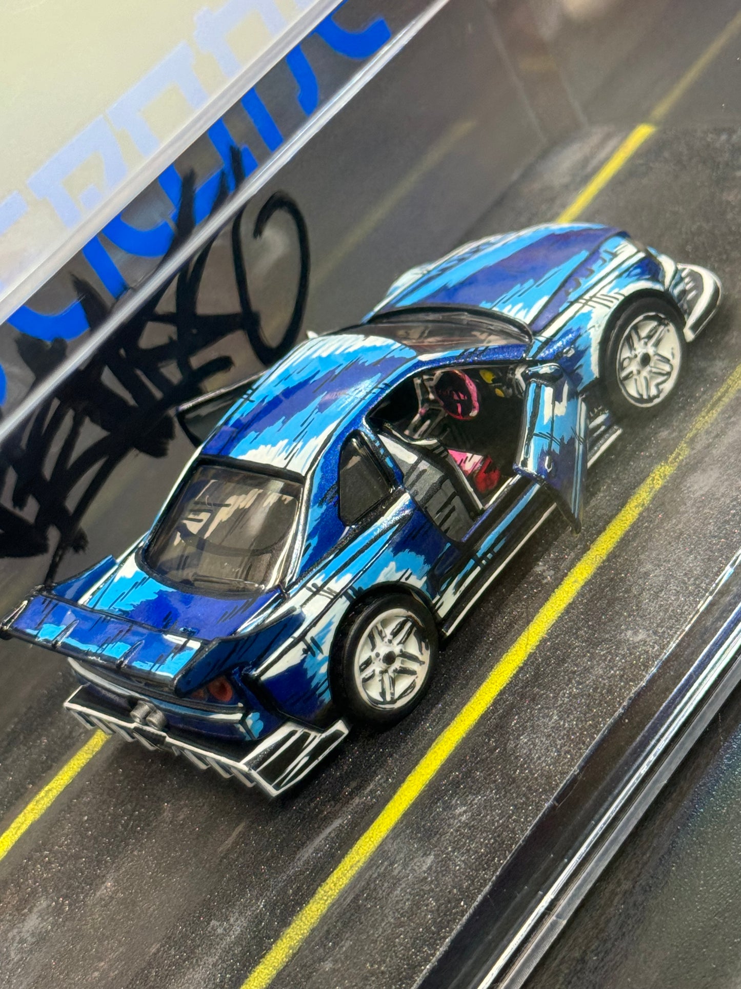 Manga Nissan Skyline R34 Hot Wheels Pull Back Speeder (1 of 1)