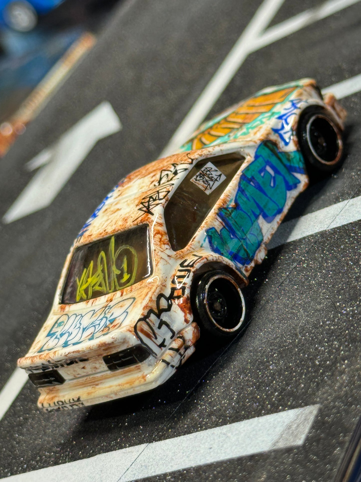 Graffiti BMW 635 Hot Wheels (1 of 1)