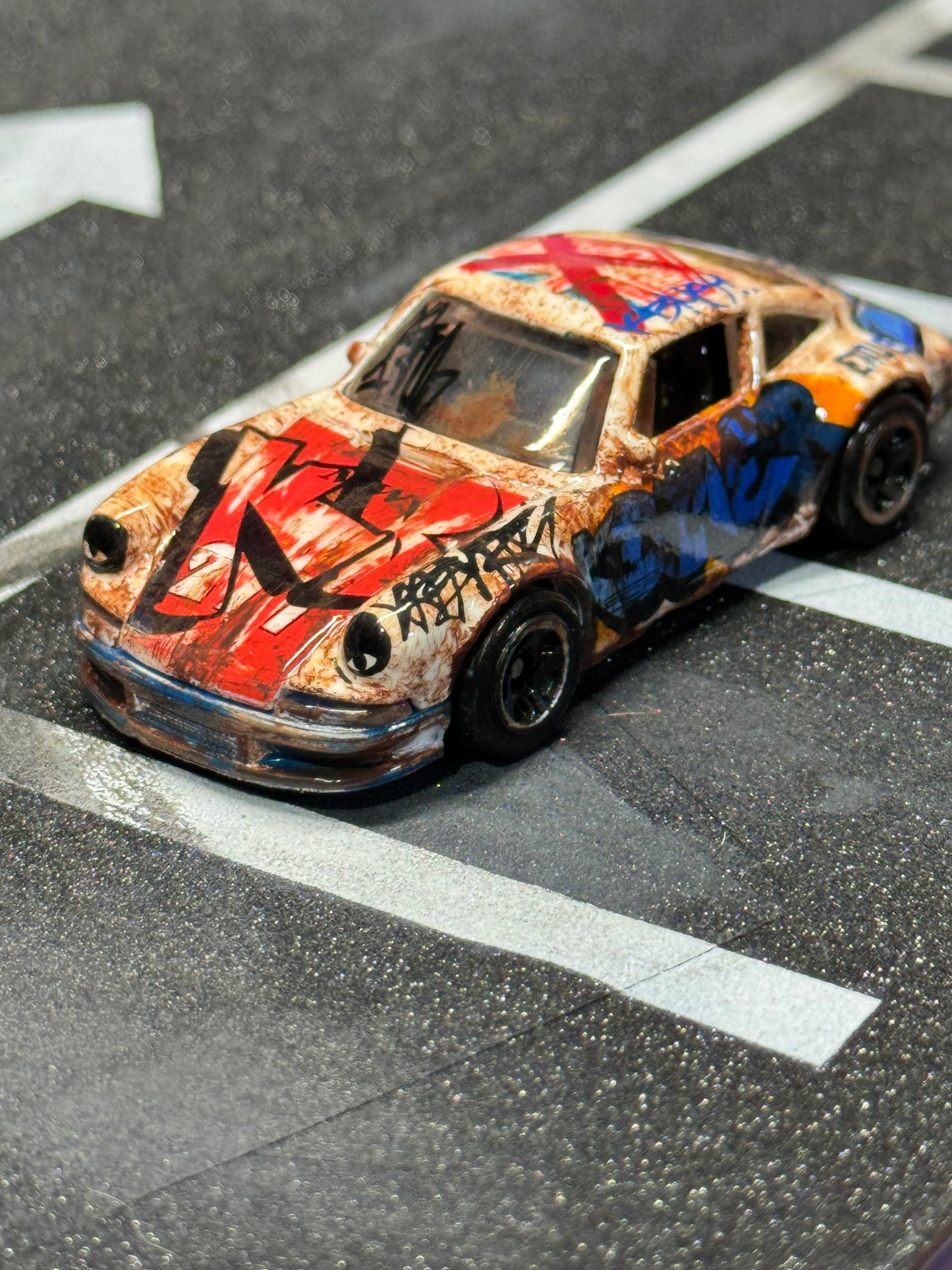 Graffiti Porsche 911 Hot Wheels (1 of 1)