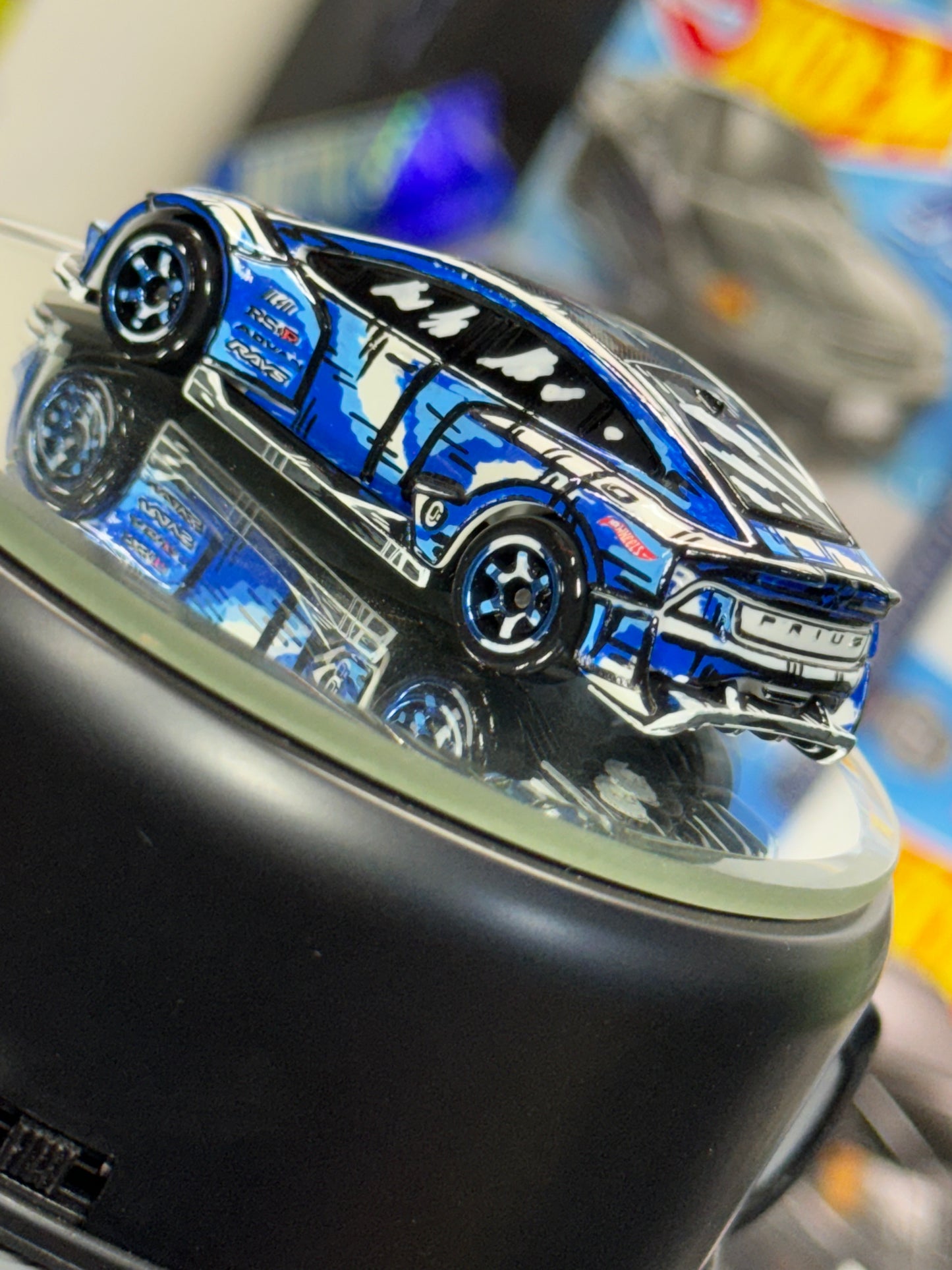 Manga Hot Wheels Toyota Prius (1 of 1)