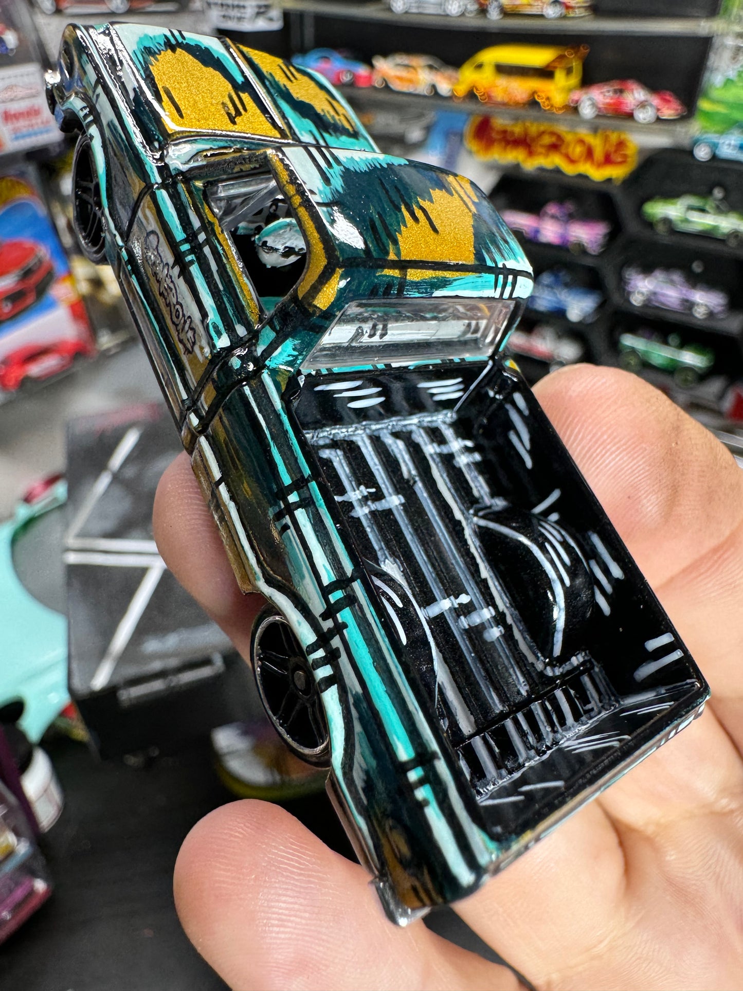 Manga Chevrolet C10 Pick-Up Truck Matchbox (1 of 1)