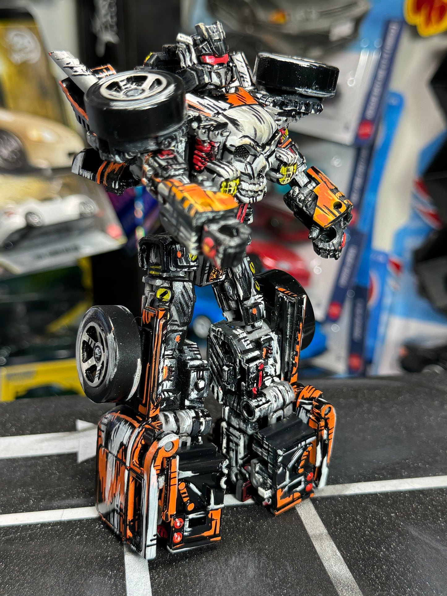 Manga Bone Shaker Transformer Hot Wheels (1 of 1)