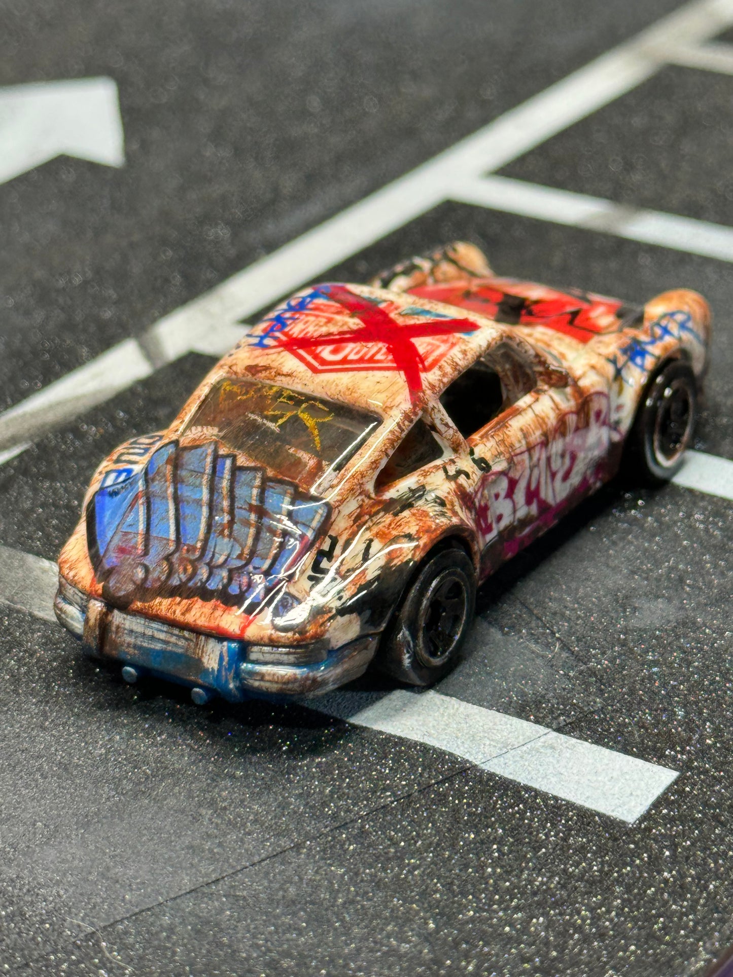 Graffiti Porsche 911 Hot Wheels (1 of 1)