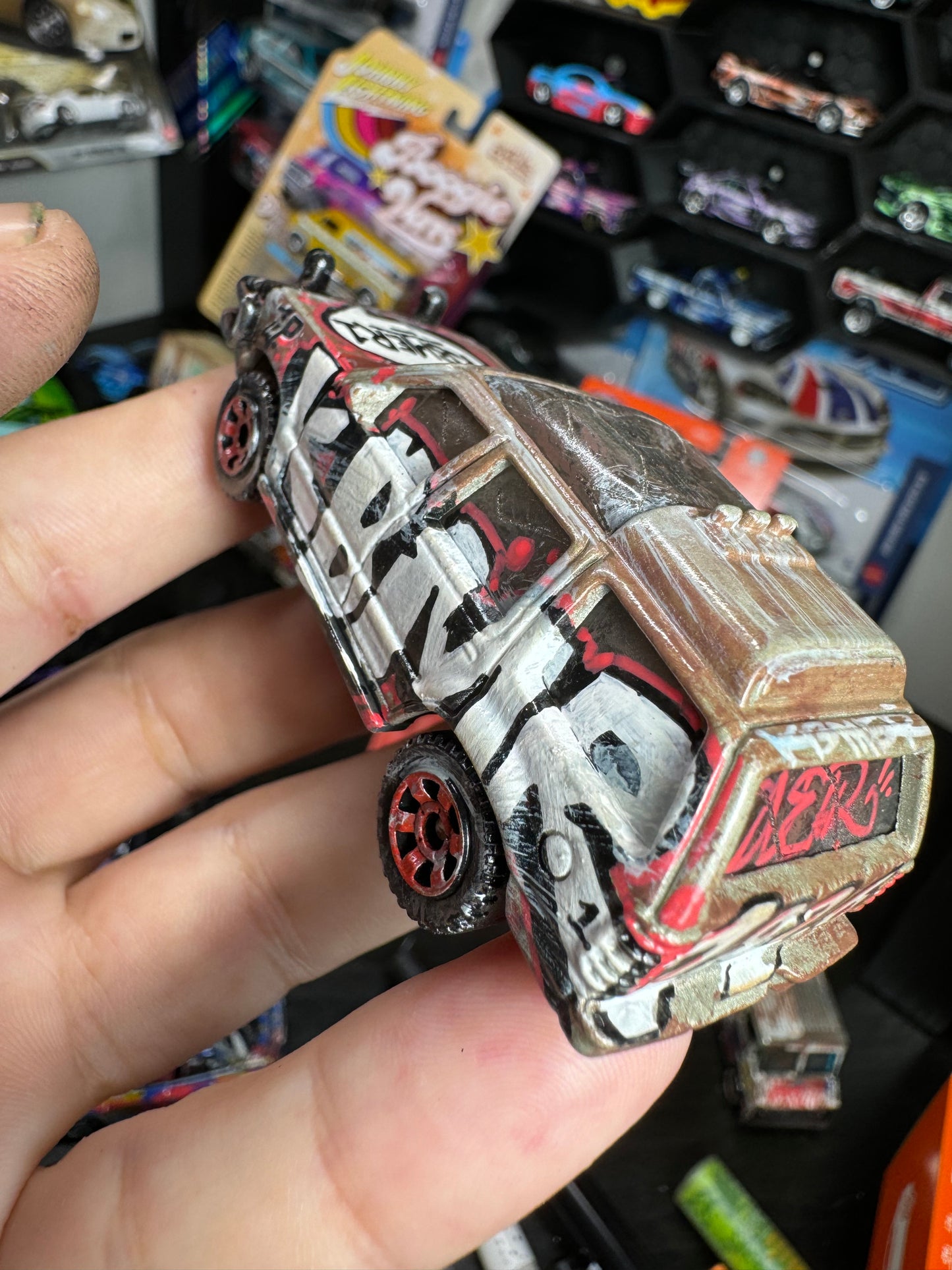 Graffiti Jurassic Park Ford Explorer Matchbox (1 of 1)