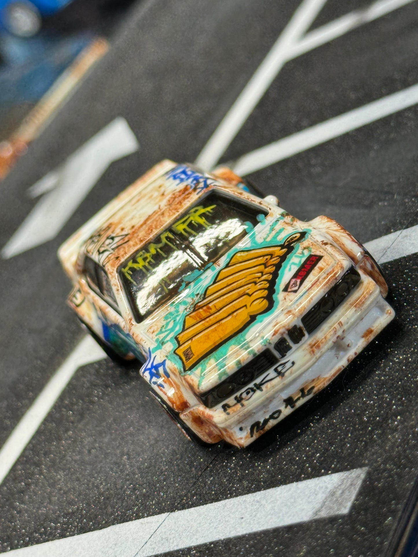 Graffiti BMW 635 Hot Wheels (1 of 1)